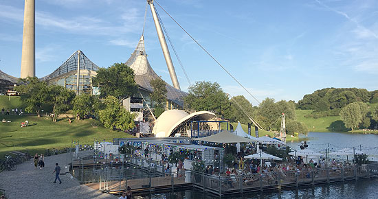 Blick auf das Sommerfest im Olympiapark (Foto. Martin Schmitz)